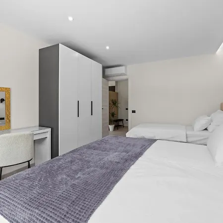 Pollentia Apartment *